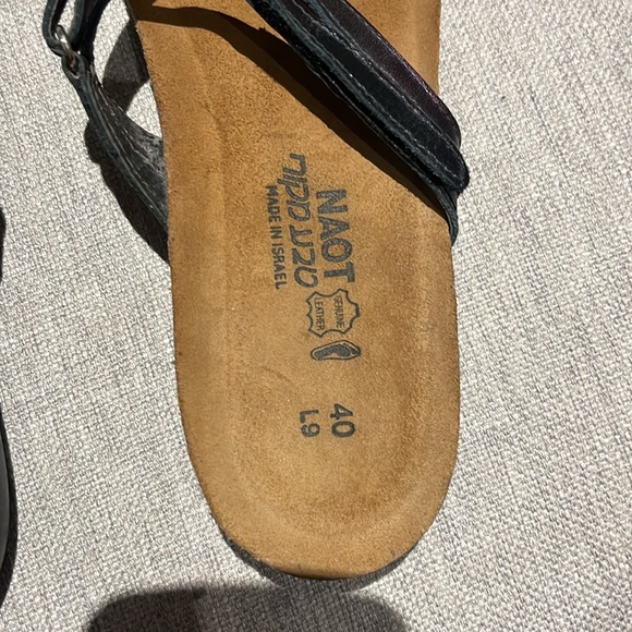 Naot sandals - Picture 3 of 4